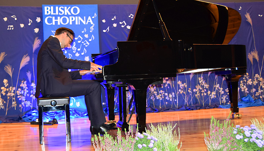 Koncert fortepianowy Aleksandra Dębicza w ramach projektu Podlaskiego Instytutu Kultury „Blisko Chopina”