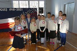  „Szkoła do hymnu”. Uczniowie wspólnie odśpiewali Mazurka Dąbrowskiego.