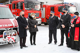 Uroczyste przekazanie wozu strażackiego jednostce Ochotniczej Straży Pożarnej w Ciechanowcu