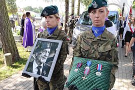 Uroczystości pogrzebowe żołnierza Armii Krajowej kapitana Jerzego Nowickiego ps. "Plastuś"
