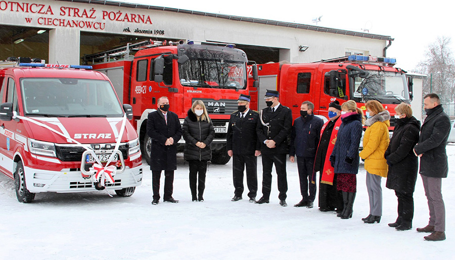 Uroczyste przekazanie wozu strażackiego jednostce Ochotniczej Straży Pożarnej w Ciechanowcu