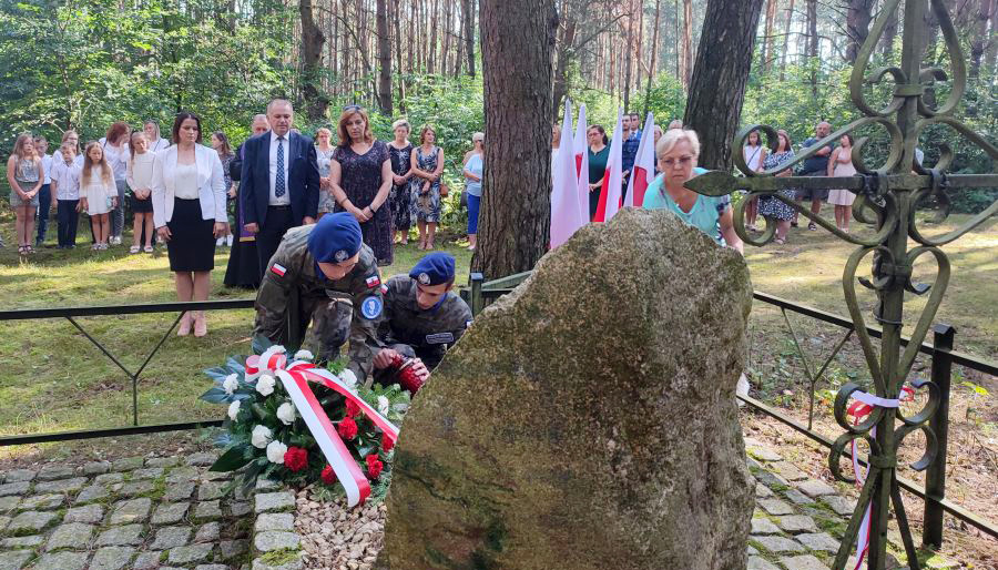 Uroczystości upamiętniające 78. rocznicę egzekucji na Pałatkach pod Ciechanowcem