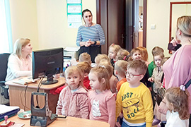 Czterolatki z Przedszkola w Ciechanowcu odwiedziły Urząd Miejski