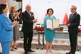 Dorota Łapiak uchwałą Rady Miejskiej został Honorowym Obywatelem Ciechanowca