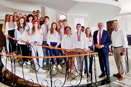 Wizyta ukraińskich dzieci z naszej partnerskiej gminy Podbereźce w polskim Parlamencie. 