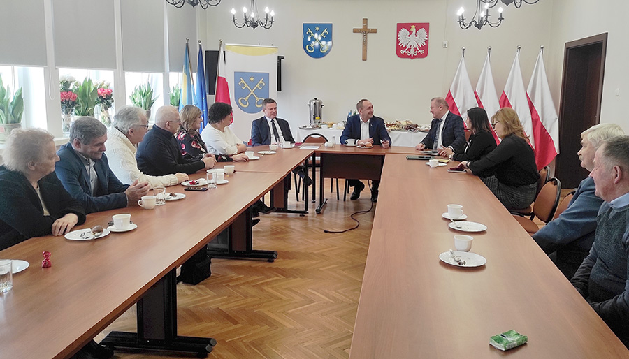 Spotkanie organów samorządu gminy Ciechanowiec z senatorem Jackiem Boguckim