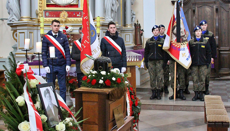  Uroczystości pogrzebowe żołnierza NZW ppor. Jana Karolewskiego ps. „Jurand”