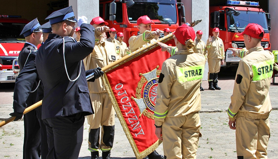 Ślubowanie członków Młodzieżowej Drużyny Pożarniczej przy OSP w Ciechanowcu