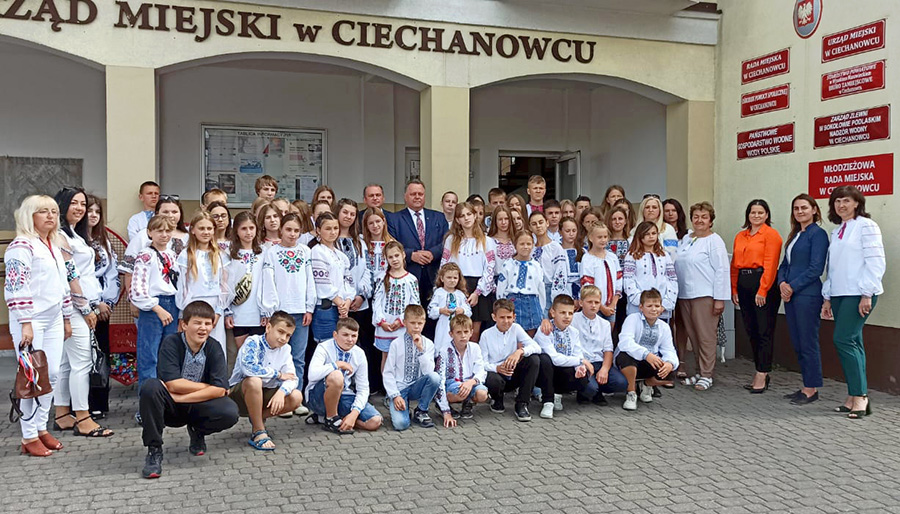 Poseł Jarosław Zieliński z wizytą w Ciechanowcu - spotkanie z uczniami z Ukrainy