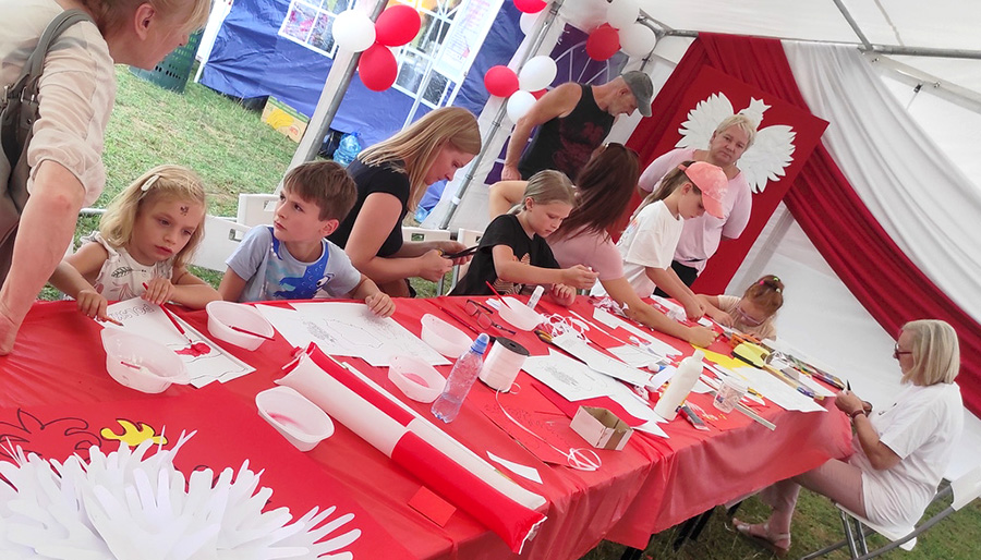 Muzyka, edukacja i patriotyzm - Rodzinny Piknik muzyczno-edukacyjny „Pod biało-czerwoną”