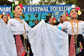 Egzotyczne zespoły, barwne stroje, żywiołowe rytmy - 19. Festiwal Folkloru "Podlaskie Spotkania" 