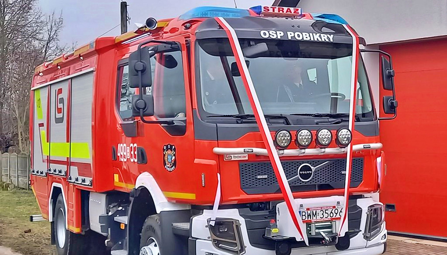  Oficjalne przekazanie średniego samochodu ratowniczo-gaśniczego dla OSP w Pobikrach