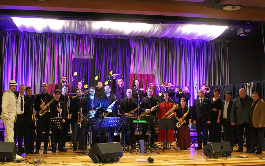 Jazzowe brzmienia w Ciechanowcu – niezwykły koncert Big Bandu Beat Music School Halfa