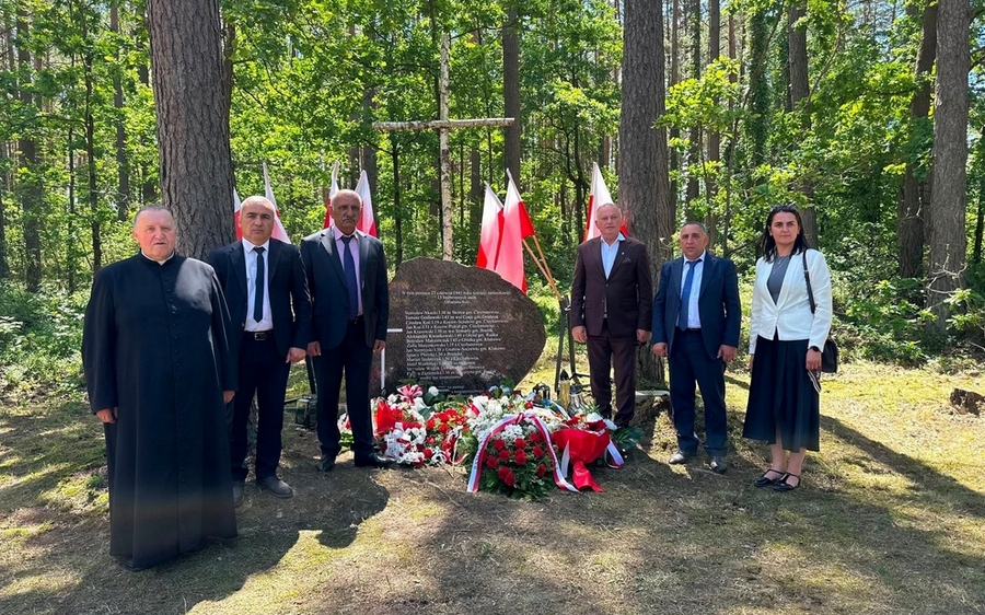 W 85. rocznicę zbrodni sowieckiej pod Zabłudowem, w miejscu masakry złożono kwiaty i zapalono znicze