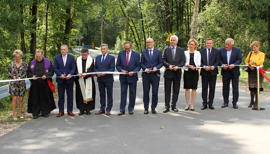 Otwarcie dróg gminnych Winna Stara - Winna-Wilki i Winna Stara - Winna-Chroły oraz ulicy Konopnickiej w Ciechanowcu