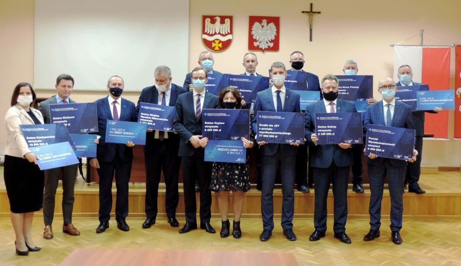 Czeki na inwestycje w ramach programu Polski Ład. 