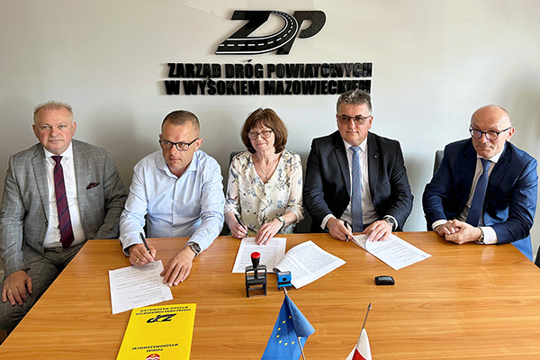 Podpisanie umów na realizację dwóch dróg na terenie gminy Ciechanowiec