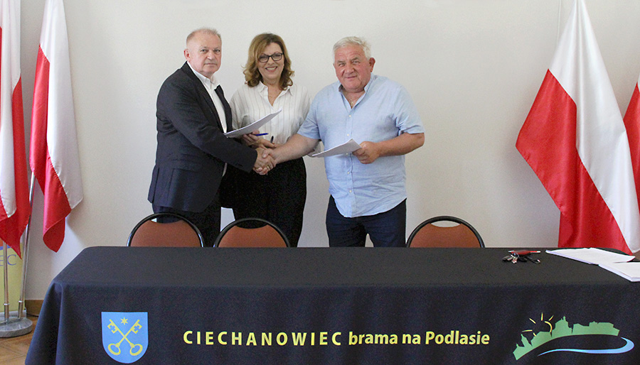 Podpisanie umowy na przebudowę z rozbudową drogi gminnej w miejscowości Nowodwory (Ciasne) o długości 1 255 m