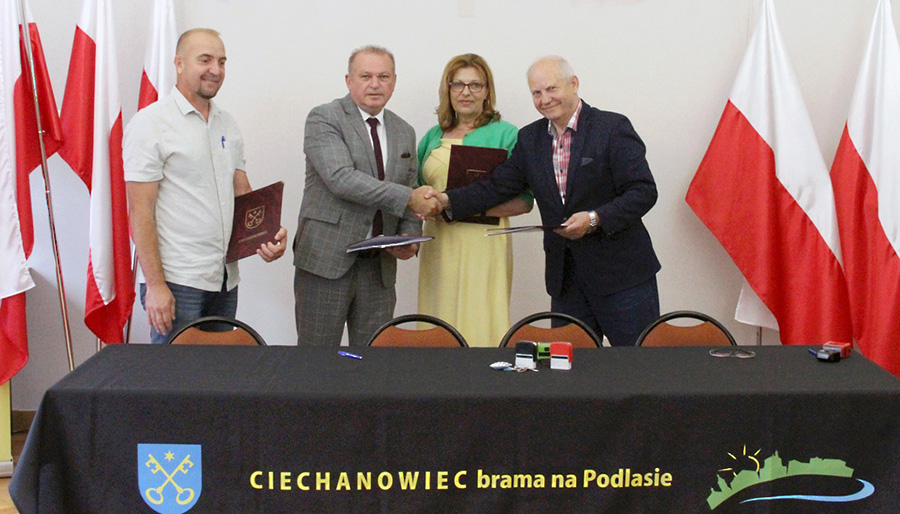 Podpisanie umowy na przebudowę odcinka drogi gminnej w miejscowości Pobikry