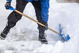Apel o uprzątnięcie śniegu, błota i lodu z powierzchni nieruchomości służących do użytku publicznego