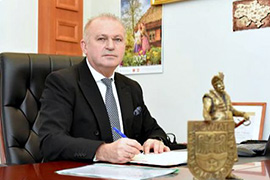 Wylicytuj dzień w fotelu Burmistrza Ciechanowca i wesprzyj leczenie Dawidka Białego