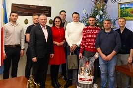 Firma BIALGRUZ przekazała 600 kg karmy dla psów na rzecz Przytuliska w Ciechanowcu