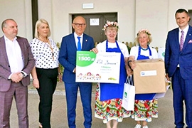 Koła Gospodyń Wiejskich Basiewianki i  Skórzeckie Perełki laureatami Powiatowego Zjazdu Kół Gospodyń Wiejskich 