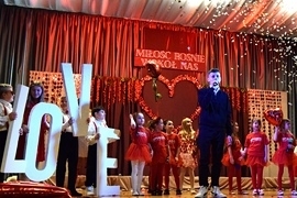 „Miłość rośnie wokół nas” – walentynkowy koncert w Ciechanowcu pełen muzyki i emocji